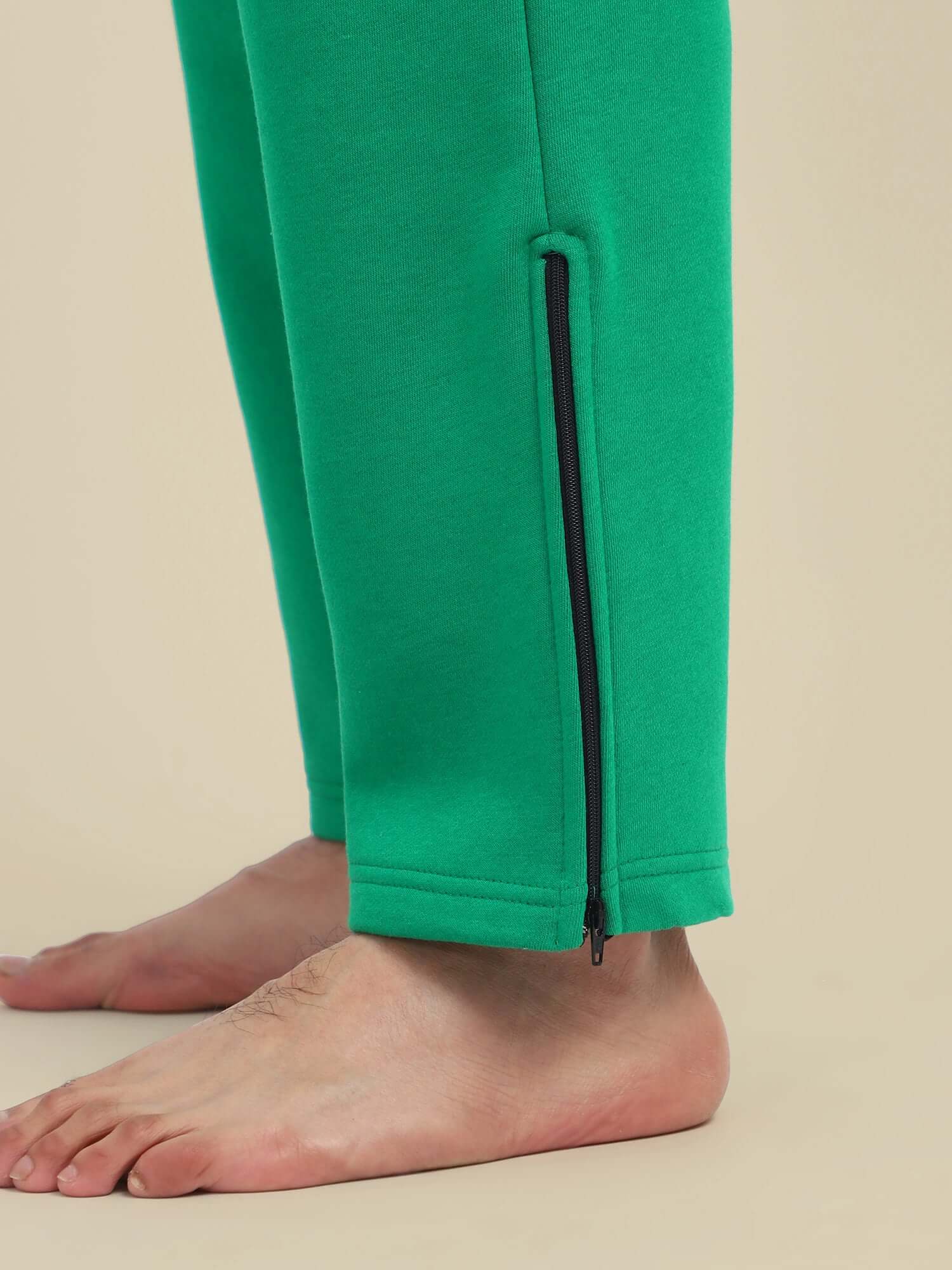 Amswan Men'S Green Cord Set: Half Zipper Sweatshirt & Sweatpants For Ultimate Comfort And Style