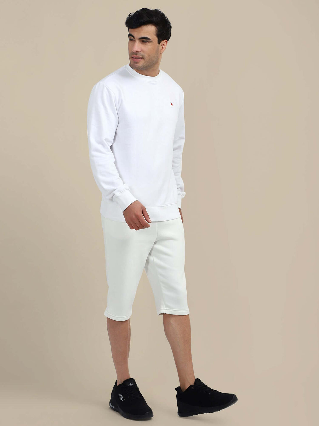 Men'S White Sweatshirt With Shorts Cord Set